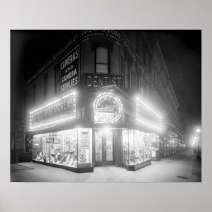 Poster Magasin de coin la nuit, 1920. Photo vintage