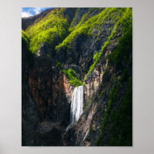 Poster Magnifique cascade de Boka dans la gloire du print