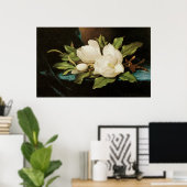 Poster Magnolias géant sur un tissu de velours bleu par M (Bureau à domicile)