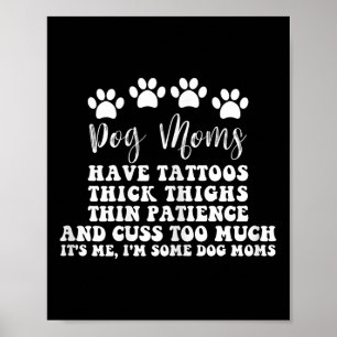 Poster Maman De Chien Avec Des Tatouages De Jolies Yeux É