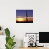 Poster Mast de télécommunications au coucher du soleil (Bureau à domicile)