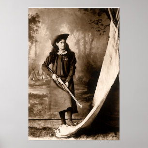 Poster Miss Annie Oakley avec pistolet, Portrait photo Vi