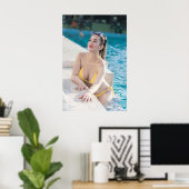 Poster Model In Yellow Bikini (Bureau à domicile)
