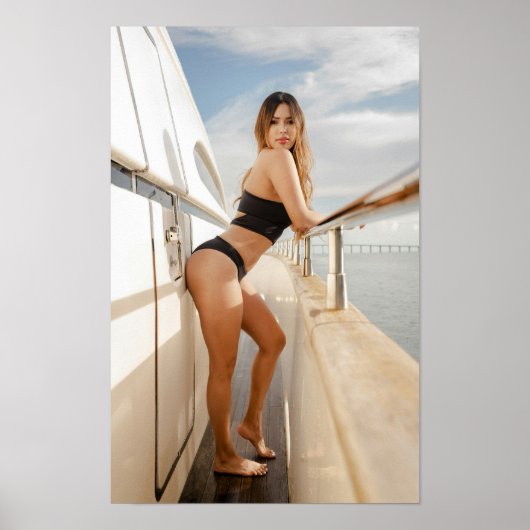 Poster Model Wearing A Black Bikini (Devant)