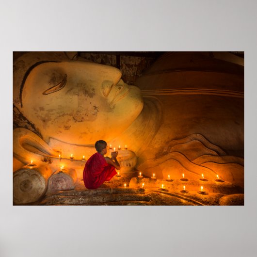 Poster Moine Priant Par Un Bouddha (Devant)