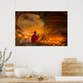 Poster Moine priant près d'un Bouddha (Cuisine)