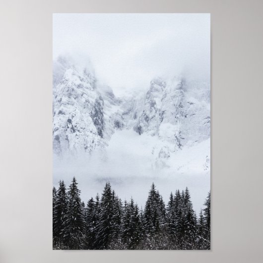 Poster Montagnes neigeuses et forêt d'épinettes (Devant)