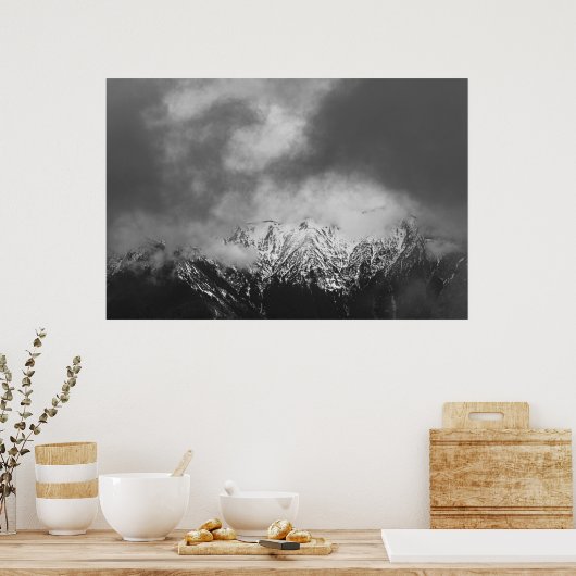 Poster Montagnes noires et blanches dans les nuages (Cuisine)