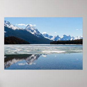 Poster Montagnes Rocheuses se reflétant dans le lac Malig