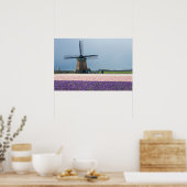Poster Moulin à vent traditionnel avec des fleurs roses e (Cuisine)