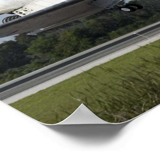 Poster Navette spatiale Découverte atterrit sur la piste  (Coin)