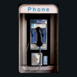 Poster New York Public Pay Phone, Retro Phone Booth<br><div class="desc">Cette oeuvre capture un aperçu nostalgique d'un téléphone payant de New York City. Le design, avec ses caractéristiques distinctes, évoque un sens de l'histoire de la ville et de l'époque où ces téléphones étaient un point de vue commun sur ses trottoirs. C'est un rappel d'un temps avant l'utilisation généralisée du...</div>