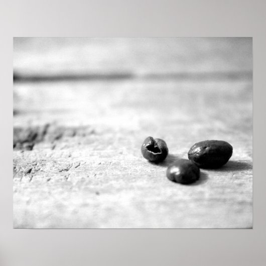 Poster Noir et blanc Trois grains de café entiers foncés (Devant)