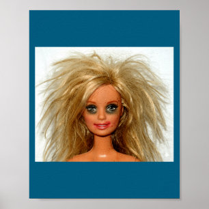 Poster Nouveau mème drôle de visage de poupée blonde en d