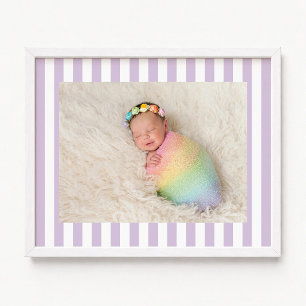Poster Nouvelle Photo de Bébé Fille aux Rayures Mauves Cl