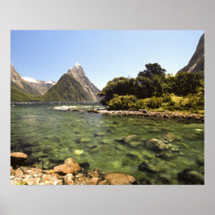 Poster Nouvelle-Zélande, Mitre Peak, & entrée de la riviè