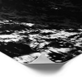 Poster Nuages en pose longue noir et blanc au-dessus d'un (Coin)