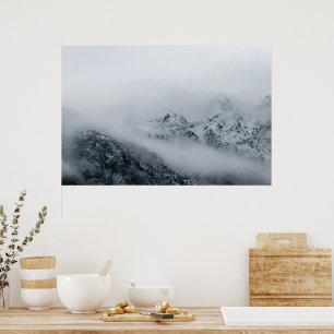 Poster Nuages s'écoulant sur les montagnes