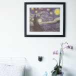 Poster Nuit étoilée par Vincent van Gogh, Art Vintage<br><div class="desc">Starry Night (1889) de Vincent van Gogh est un post impressionnisme vintage de peinture de paysage d'art. Vue sur une ville dans une vallée la nuit avec les nuages tourbillonnants, les étoiles brillant et une belle lune jaune dorée croissant. Il a été peint pendant la journée de mémoire et est...</div>
