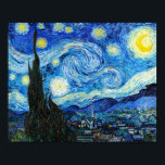 Poster Nuit étoilée Vincent Van Gogh Paysage Art<br><div class="desc">L'une des peintures à l'huile les plus connues de l'artiste post-impressionniste néerlandais Vincent van Gogh est son oeuvre impressionniste "La Nuit étoilée" (1889), une peinture de paysage nocturne onirique, qui est présentée sur cette affiche en beaux-arts. L'artiste post-impressionniste néerlandais Vincent van Gogh a créé une peinture à l'huile sur toile...</div>