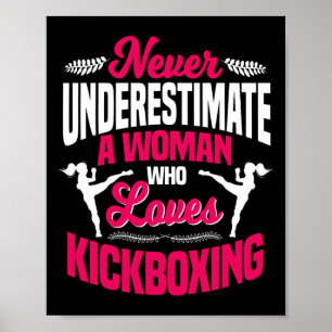Poster N'undermettez jamais une femme qui aime le kickbox