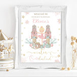 Poster Nutcracker Winter Onederland 1er anniversaire<br><div class="desc">Personnalisez facilement et rapidement ce poster de bienvenue pour la fête d'anniversaire de l'onederland rose doux, appuyez simplement sur le bouton customiser pour réorganiser et formater le style et le placement du texte. Doté de personnages fantaisistes du Nutcracker dans des couleurs pastel sucrées. Parfait pour le premier anniversaire de votre...</div>