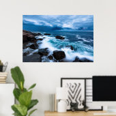 Poster - Ocean Waves Crashing op Rocky Shore (Thuiskantoor)