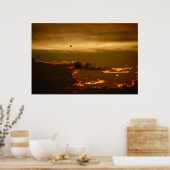 Poster Oiseau solitaire dans un ciel de feu (Poster) (Cuisine)