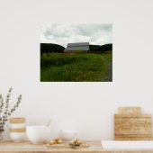 Poster Oiseaux dans une grange rouge (Cuisine)