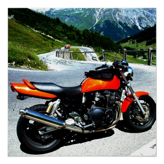 Poster orange dans les montagnes (Devant)