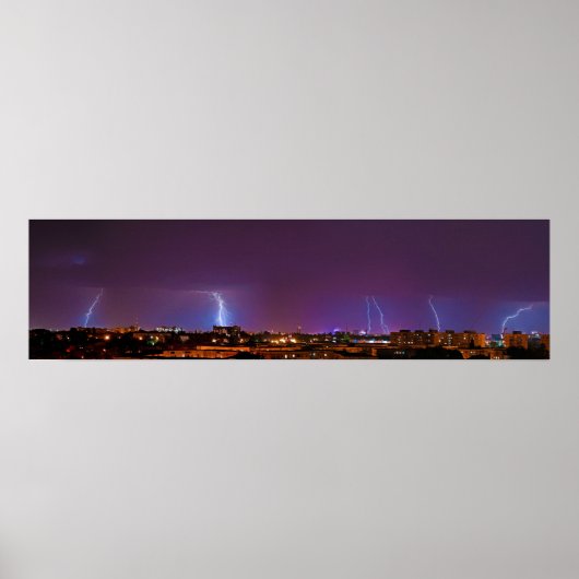 Poster Panorama de plusieurs impacts d'éclairage à Bucare (Devant)