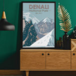 Poster Parc national du Denali Alaska Mont Hunter Vintage<br><div class="desc">Design d'illustration vectorielle Denali. Le parc a un terrain de toundra,  de forêt d'épinettes et de glaciers,  le parc abrite la faune,  y compris le grizzli,  le loup,  l'orignal,  le caribou et le mouton de Dall.</div>