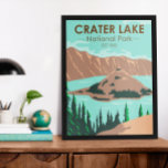 Poster Parc national du lac Crater Oregon Vintage<br><div class="desc">Design vectoriel de Crater Lake. Le parc se trouve dans les montagnes Cascade du sud de l'Oregon. Elle est connue pour son lac Crater,  baptisé par le volcan aujourd'hui disparu,  le Mont Mazama.</div>