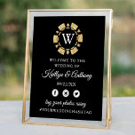 Poster Parties scintillant d'or Monogram Poker Chip Casin<br><div class="desc">Célébrez dans le style avec ce panneau d'accueil mariage moderne et très tendance. Ce design est facile à personnaliser avec votre libellé d'événement spécial et vos invités seront ravis quand ils verront ce magnifique panneau. Les éléments correspondants se trouvent dans la collection.</div>