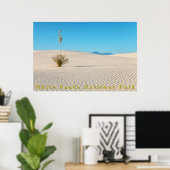 Poster Paysage de sables blancs du désert et Yucca (Bureau à domicile)