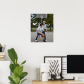 Poster Père et fils hispaniques jouant au basket-ball (Bureau à domicile)