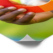 Poster Petit Garçon noir tenant arc-en-ciel symbole infin (Coin)