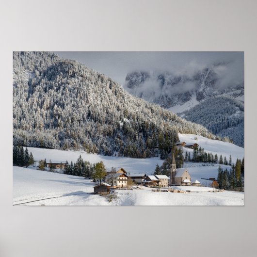 Poster Petit village alpin dans l'affiche de neige (Devant)