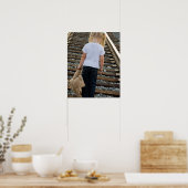 Poster Petite fille sur les voies ferrées (Cuisine)