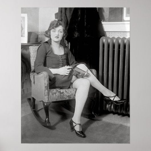 Poster Pistolet caché dans un porte-jarretelle, 1922. Pho (Devant)