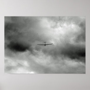 Poster Planeur volant dans le ciel gris
