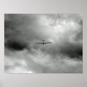 Poster Planeur volant dans le ciel gris