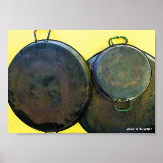 Poster Plats de paella suspendus (Devant)