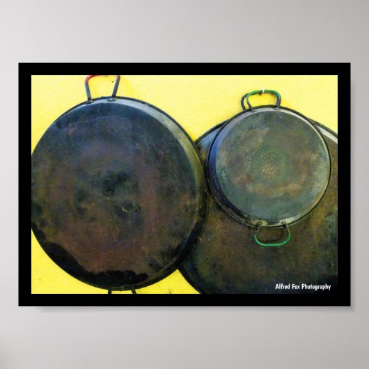 Poster Plats de paella suspendus (Devant)