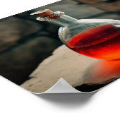 Poster Pointe rouge sur la table en pierre (Coin)