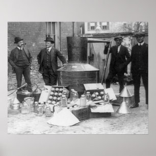 Poster Police avec prise de vue fixe confisquée, 1922. Ph