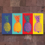 Poster Pop Art ananas<br><div class="desc">Poster d'ananas Pop Art - Présentant une affiche colorée d'une rangée d'ananas. Rappelez-vous de votre amour pour toutes les choses tropicales. Présenté dans le style pop art et les couleurs : bleu indigo, jade, violet, vert rouge et jaune. Cette pièce murale moderne en ananas donnera une touche de couleur à...</div>