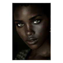 Portrait d'Ébène Royale Regard Intense Créoles Dor