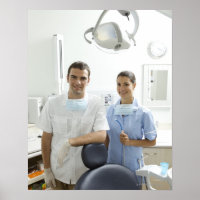 Portrait du dentiste et de son assistant dans un