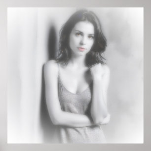 Poster Portrait noir et blanc d'une femme brune. 